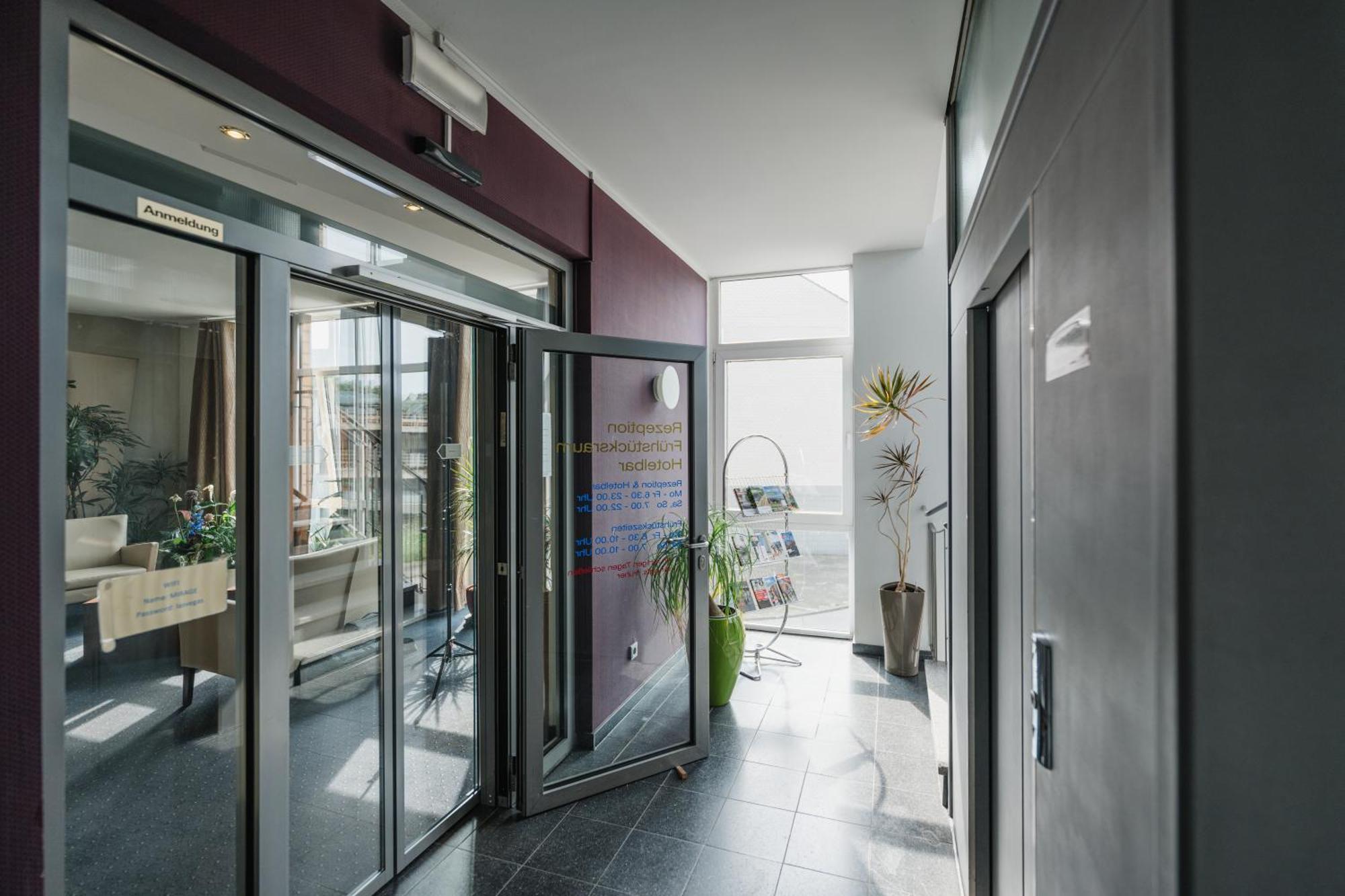 Hotel Mirage Duisburg Exterior photo