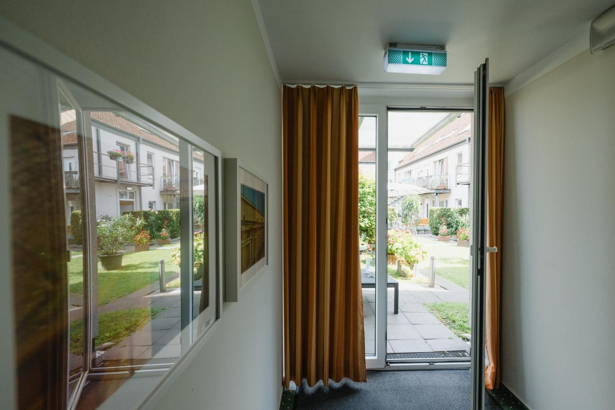 Hotel Mirage Duisburg Exterior photo